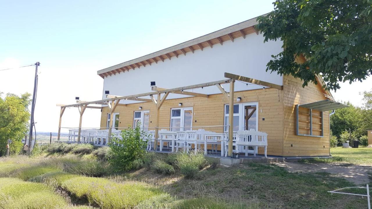 Levendulaszat Simontornya Dış mekan fotoğraf